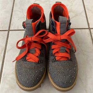 Cute booties with studs design